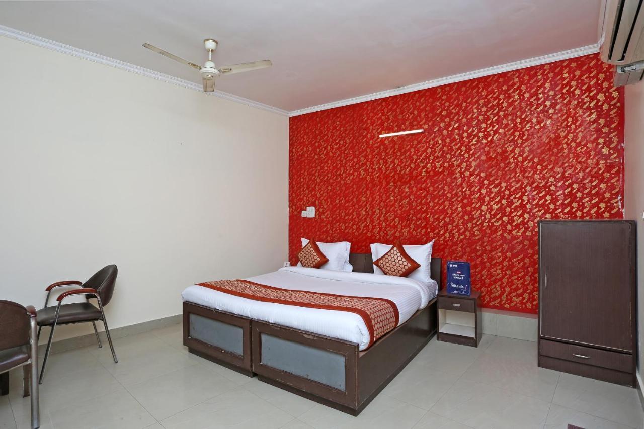 Hotel Aero Look Nueva Delhi Exterior foto