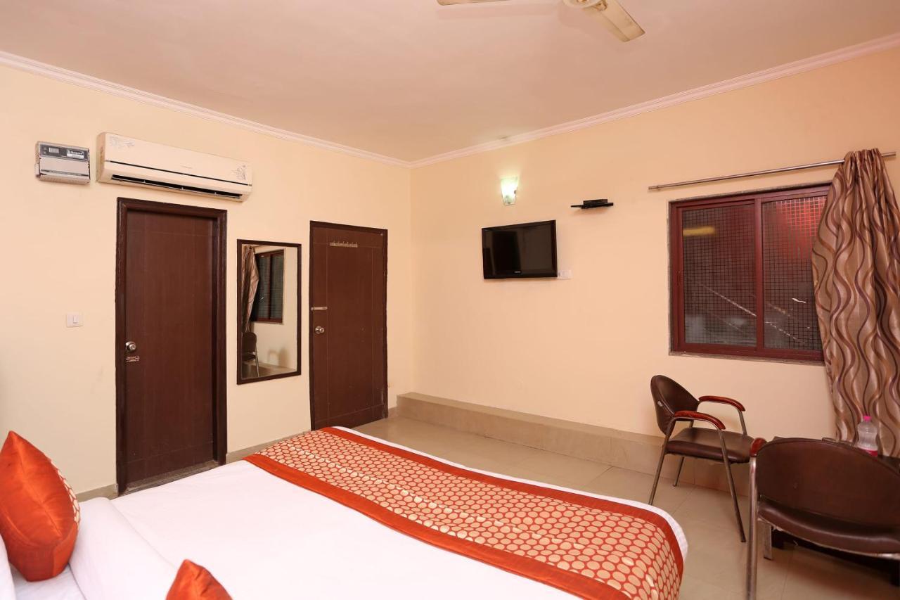 Hotel Aero Look Nueva Delhi Exterior foto