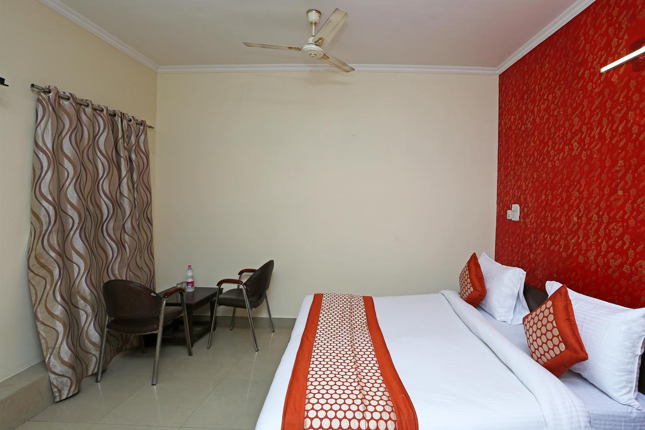 Hotel Aero Look Nueva Delhi Exterior foto