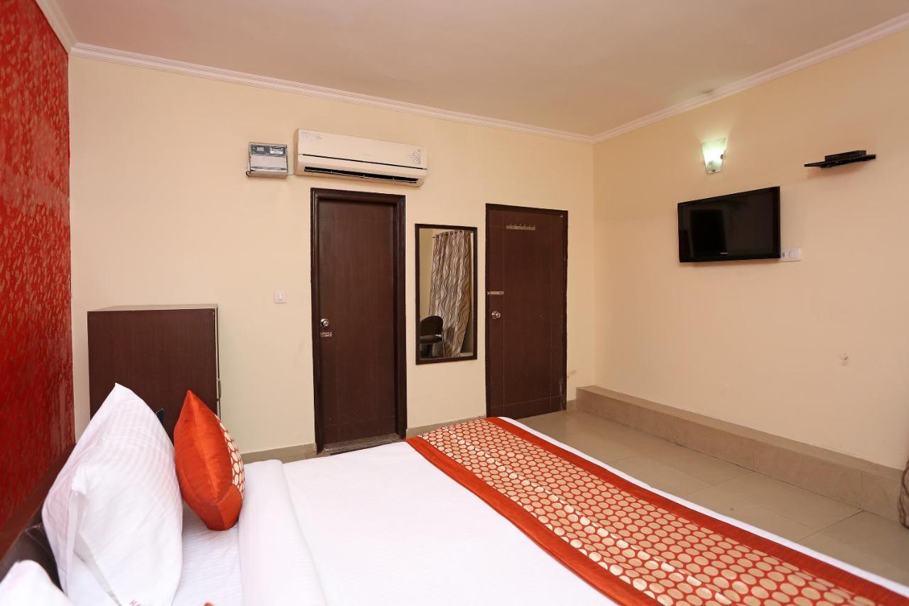 Hotel Aero Look Nueva Delhi Exterior foto